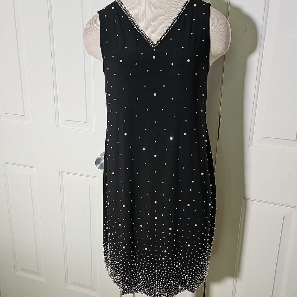 Elegant Black Sleeveless Dress with Pearl & Beads  Accents. Size‎ MP. winsigoth.